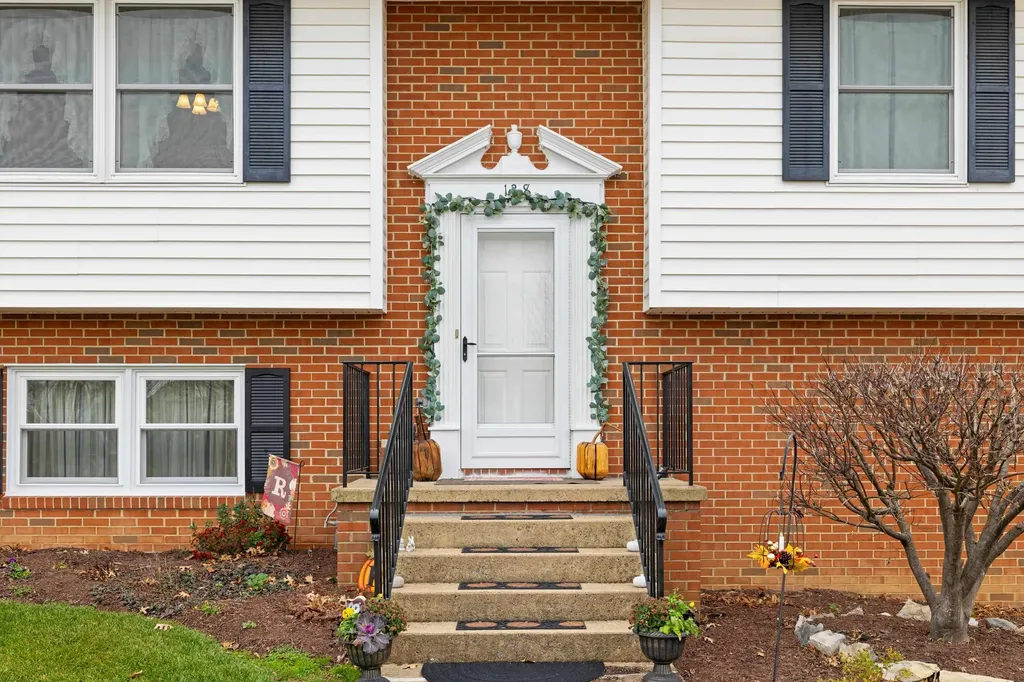 138 First Street Broadway VA 22815