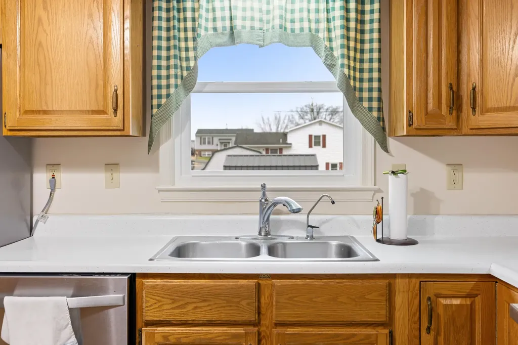 138 First Street Broadway VA 22815