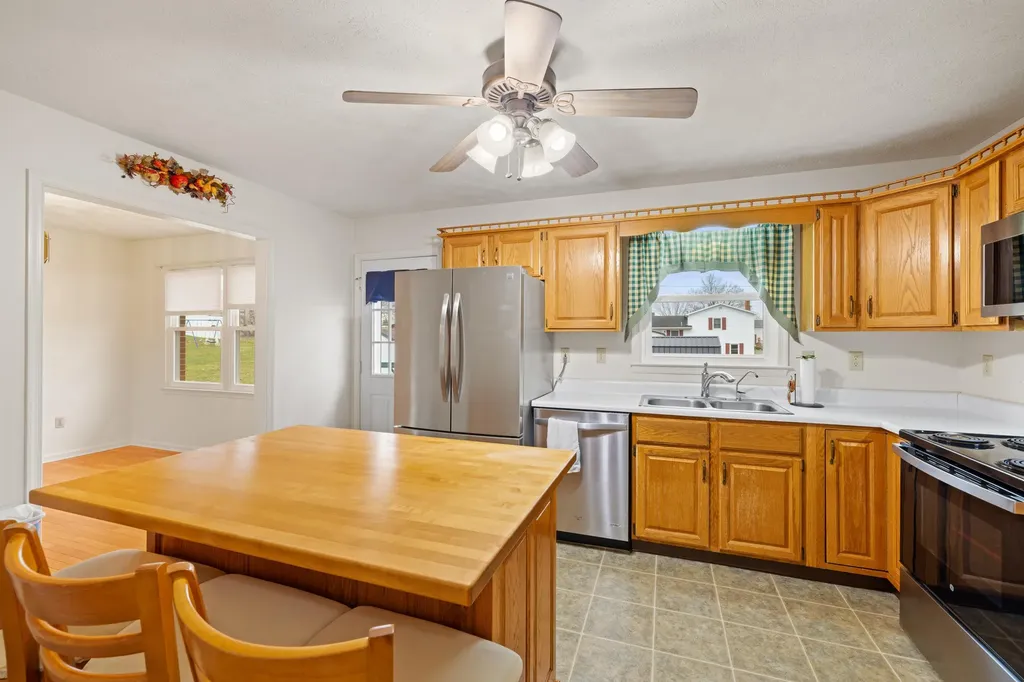 138 First Street Broadway VA 22815