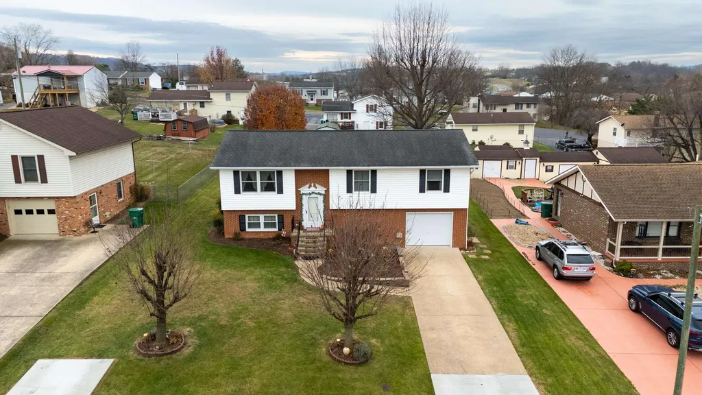 138 First Street Broadway VA 22815