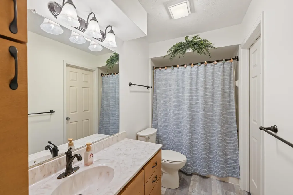 138 First Street Broadway VA 22815