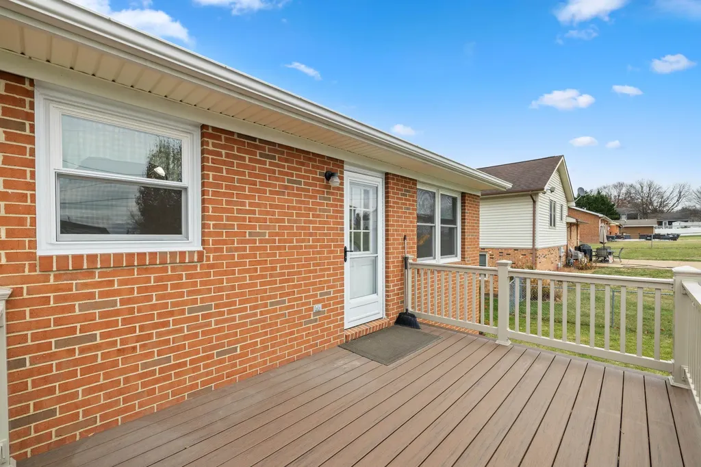 138 First Street Broadway VA 22815