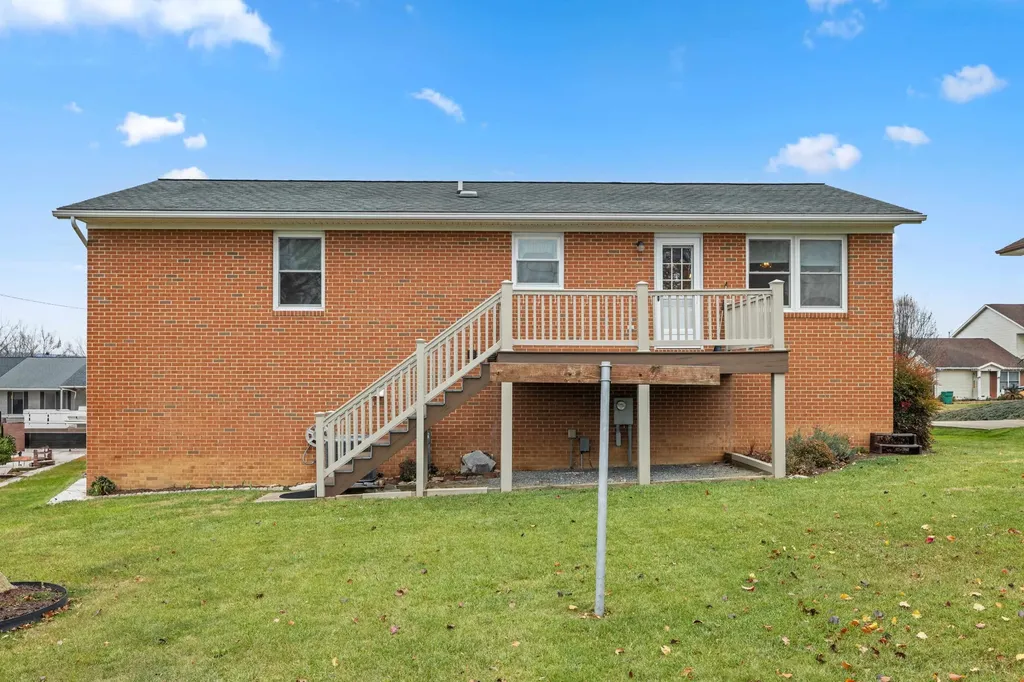 138 First Street Broadway VA 22815