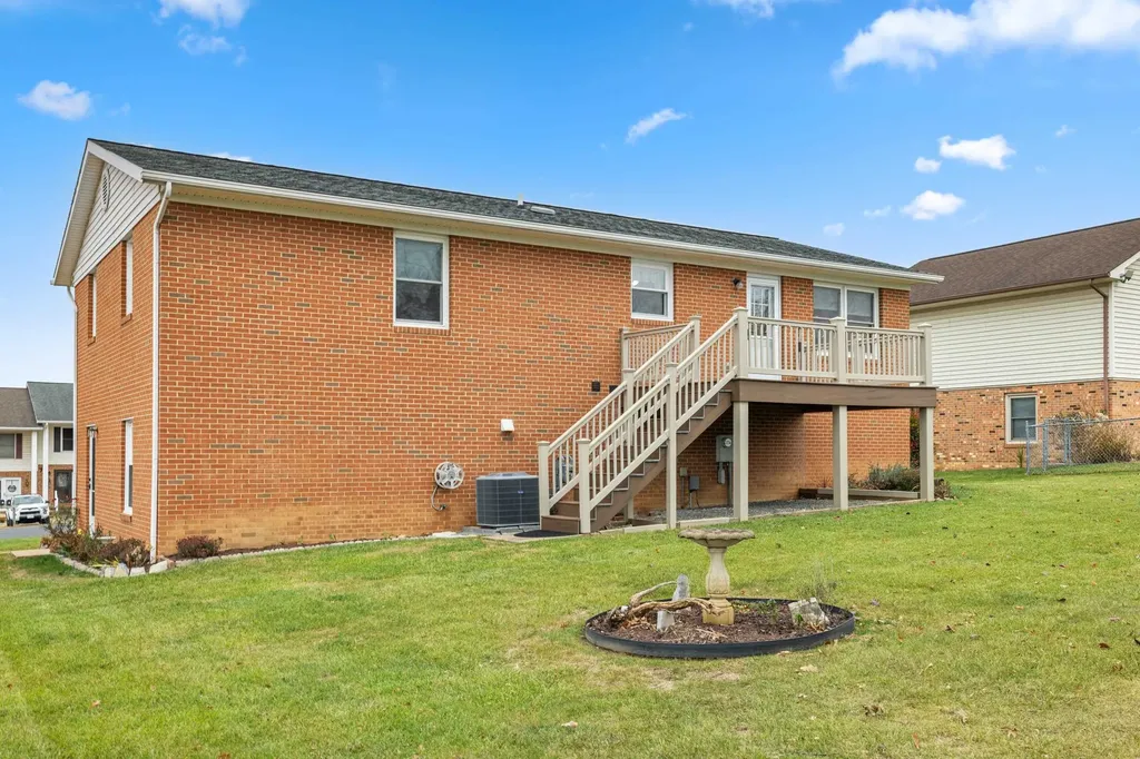 138 First Street Broadway VA 22815