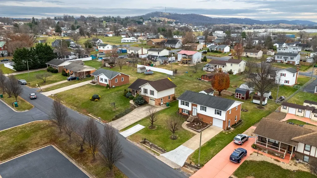 138 First Street Broadway VA 22815