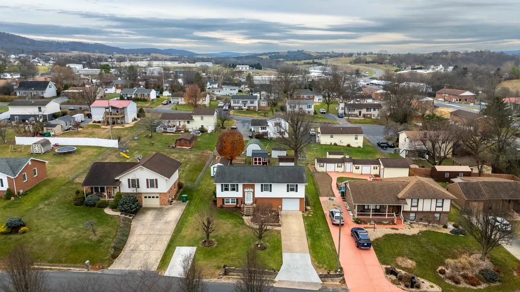 138 First Street Broadway VA 22815