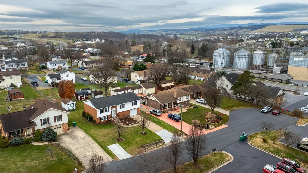 138 First Street Broadway VA 22815