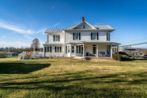 187 Houff Road Weyers Cave VA 24486