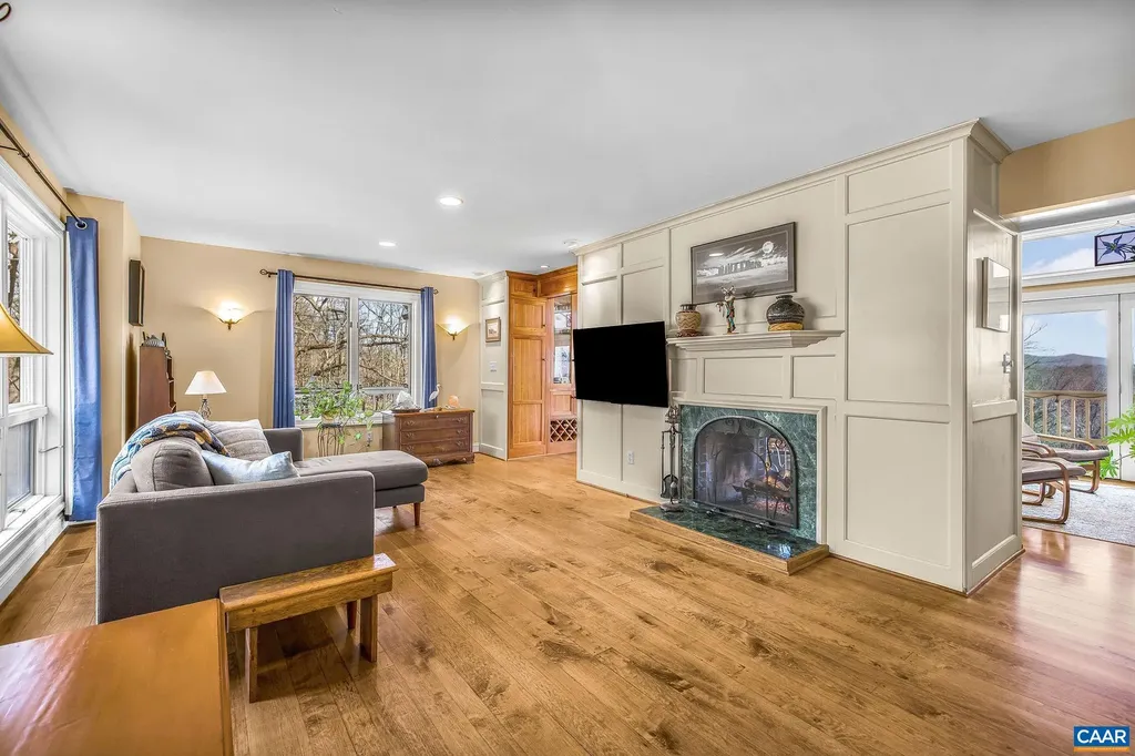 987 Rodes Farm Drive Nellysford VA 22958