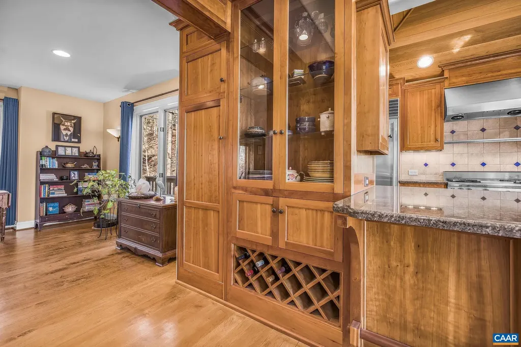 987 Rodes Farm Drive Nellysford VA 22958