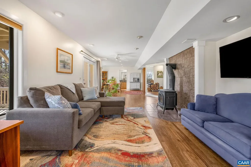 987 Rodes Farm Drive Nellysford VA 22958