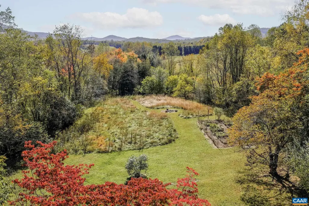 987 Rodes Farm Drive Nellysford VA 22958