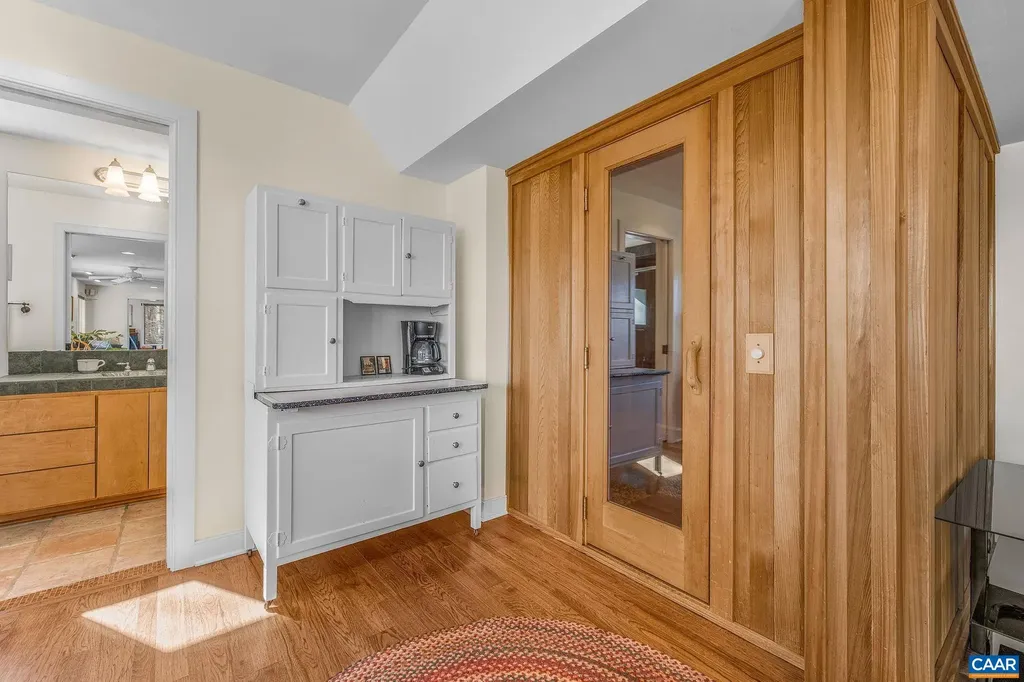 987 Rodes Farm Drive Nellysford VA 22958