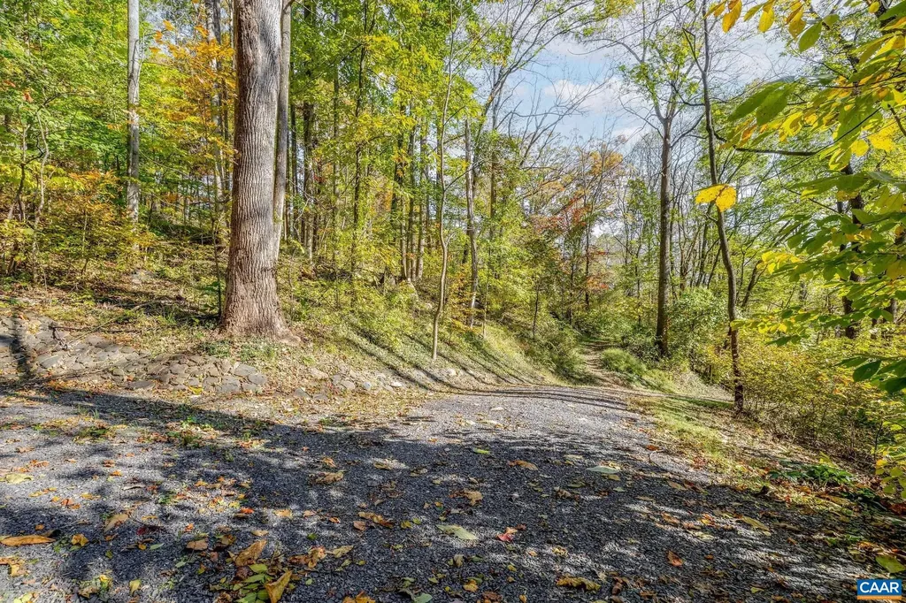 987 Rodes Farm Drive Nellysford VA 22958