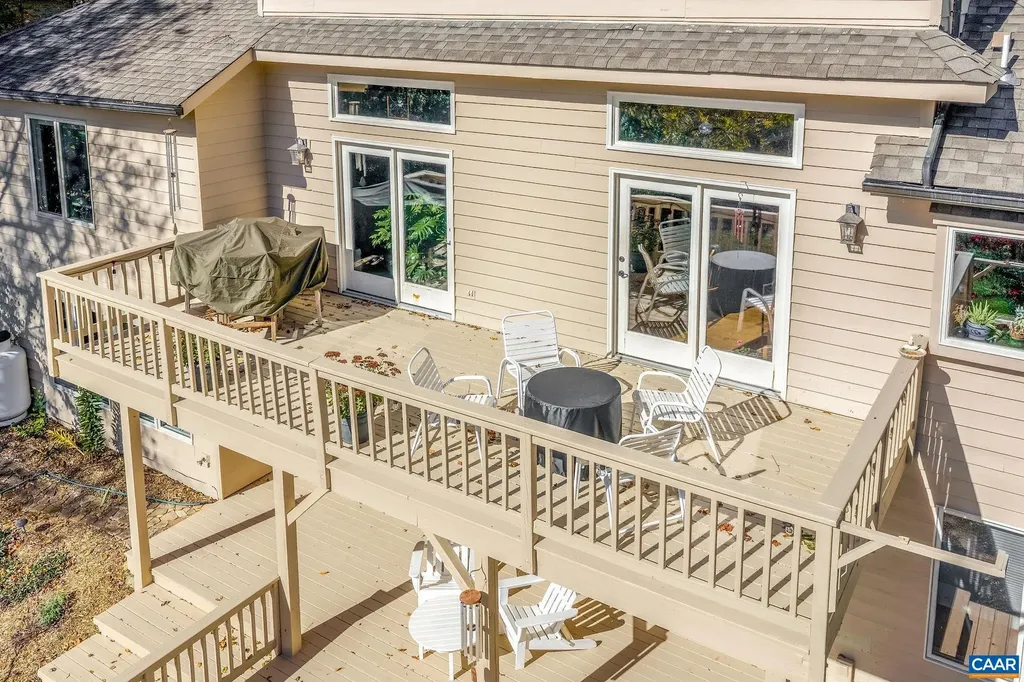 987 Rodes Farm Drive Nellysford VA 22958