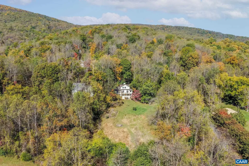 987 Rodes Farm Drive Nellysford VA 22958