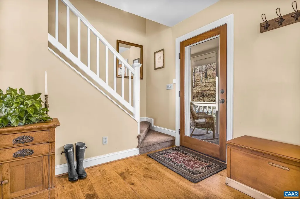 987 Rodes Farm Drive Nellysford VA 22958