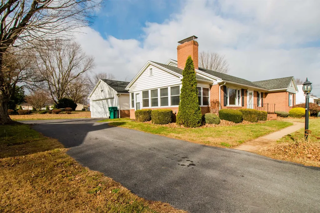 355 Westview Street Dayton VA 22821