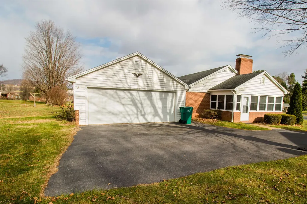 355 Westview Street Dayton VA 22821