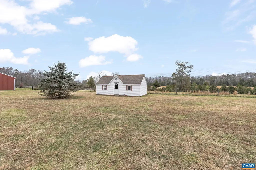 2037 Boston Road N Troy VA 22974