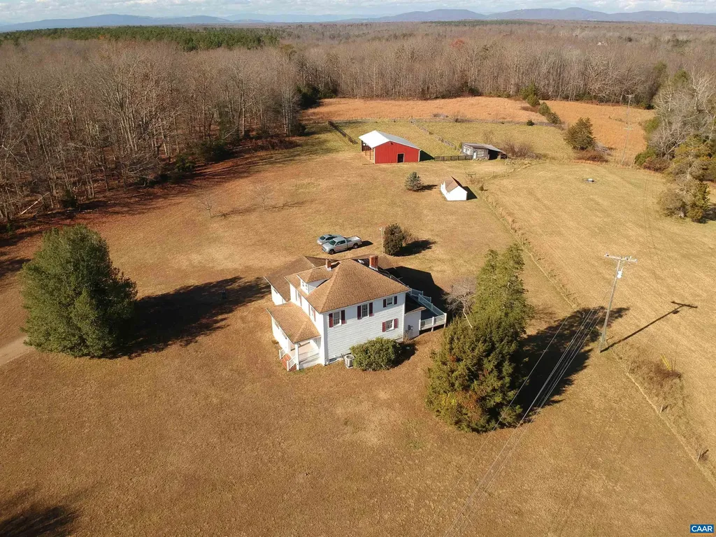 2037 Boston Road N Troy VA 22974