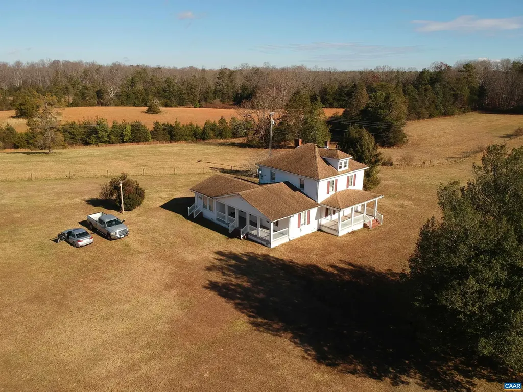 2037 Boston Road N Troy VA 22974