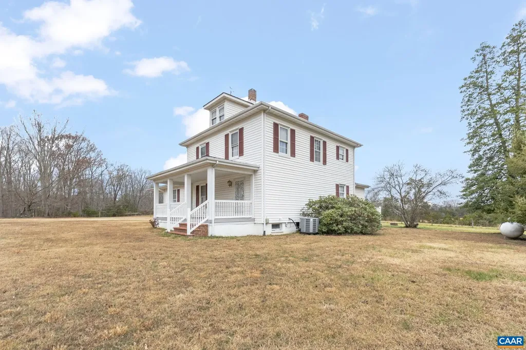 2037 Boston Road N Troy VA 22974