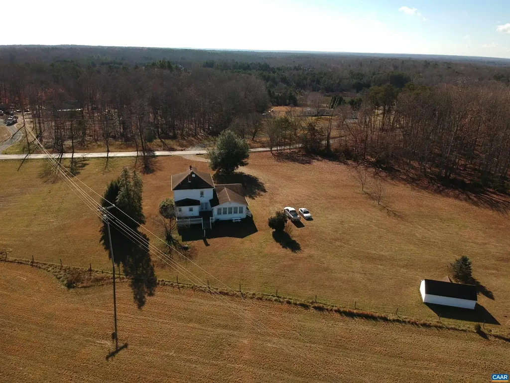 2037 Boston Road N Troy VA 22974