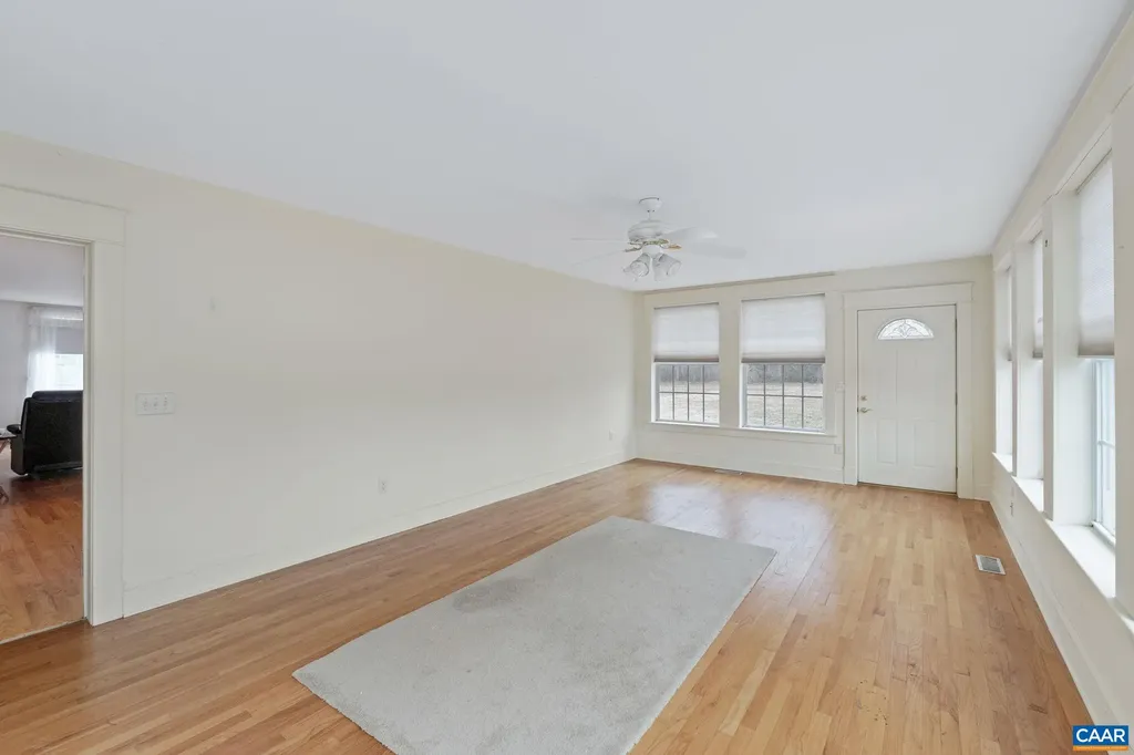 2037 Boston Road N Troy VA 22974