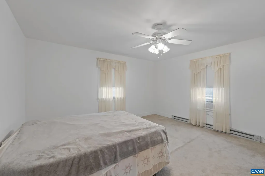 2037 Boston Road N Troy VA 22974