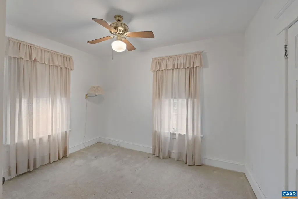 2037 Boston Road N Troy VA 22974