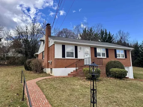 100 Harper Court Staunton VA 24401