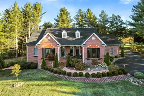 40 Birdsong Lane Edinburg VA 22824