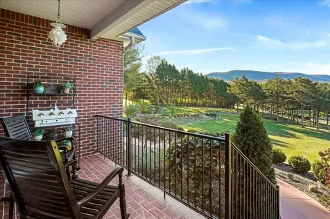 40 Birdsong Lane Edinburg VA 22824