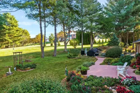 40 Birdsong Lane Edinburg VA 22824