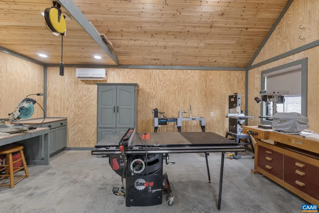 62 Pine Shadow Court Troy VA 22974