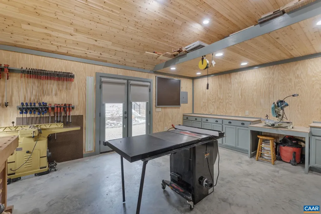 62 Pine Shadow Court Troy VA 22974