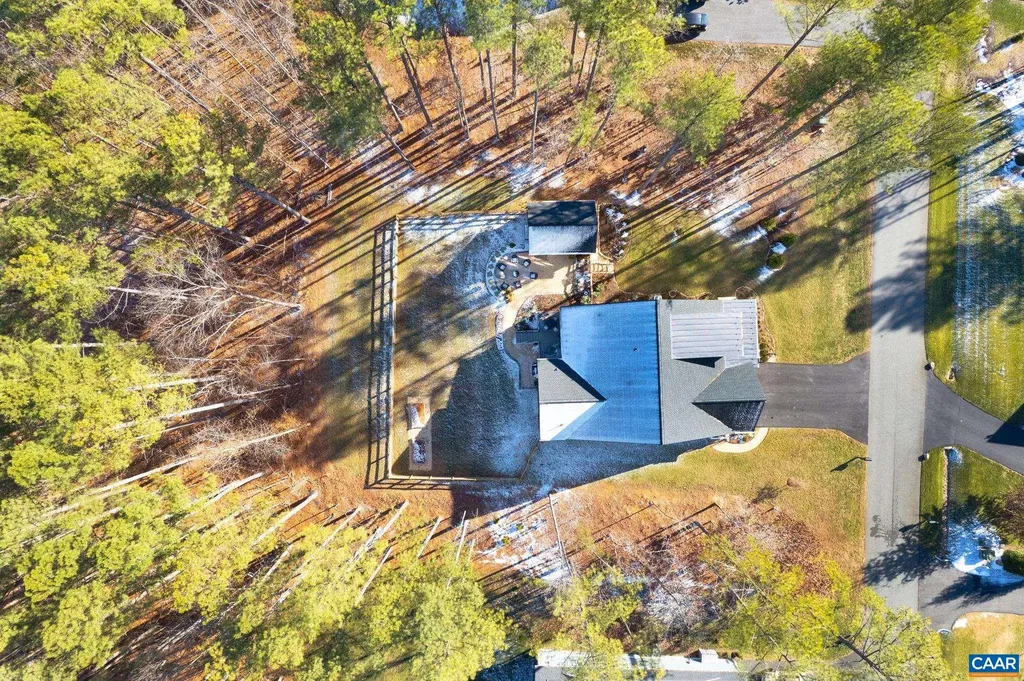 62 Pine Shadow Court Troy VA 22974