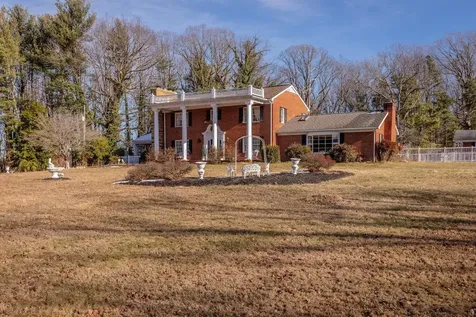 8217 South East Side Highway Elkton VA 22827
