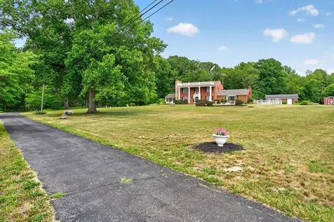 8217 South East Side Highway Elkton VA 22827