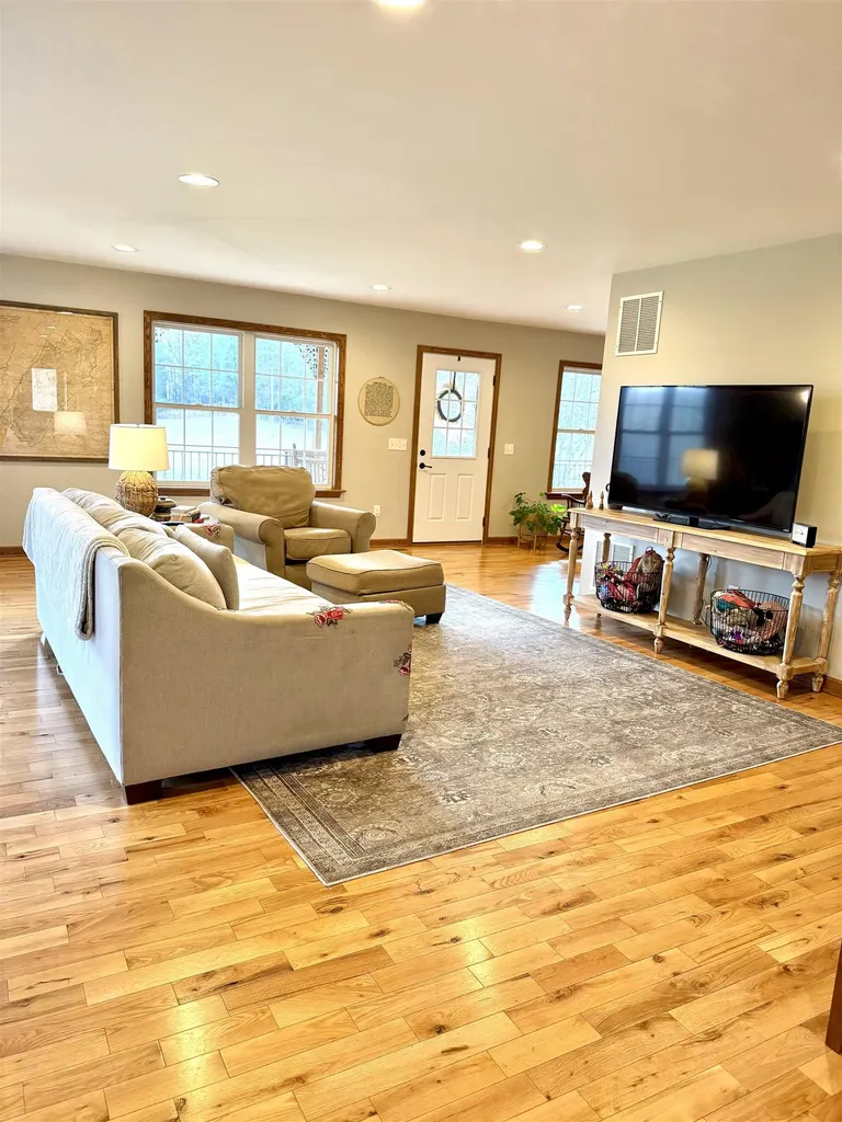 10921 Cook Town Road Bridgewater VA 22812