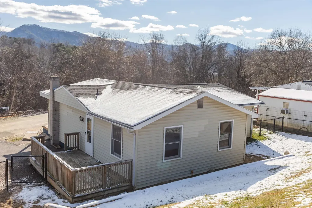 184 Hillside Drive SW Buena Vista VA 24416