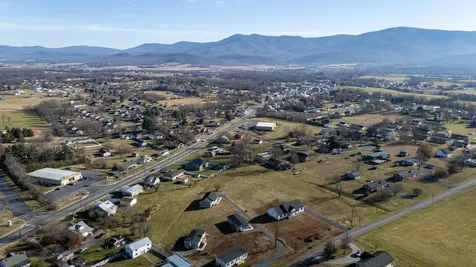 341 Park Road Stanley VA 22851