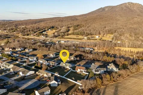6250 Dotts Lane Penn Laird VA 22846