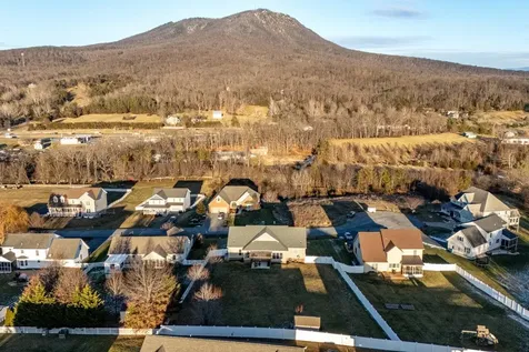 6250 Dotts Lane Penn Laird VA 22846
