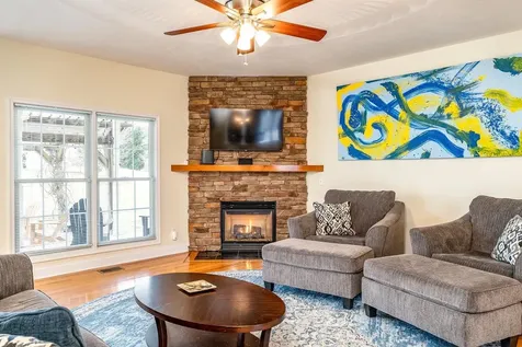 6250 Dotts Lane Penn Laird VA 22846