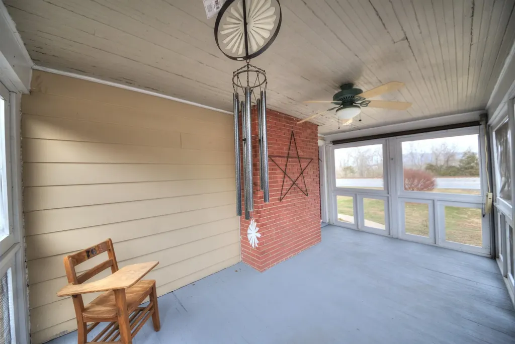 7011 South East Side Highway Elkton VA 22827