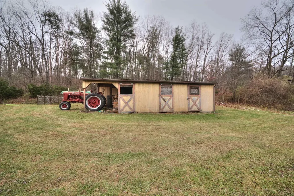 7011 South East Side Highway Elkton VA 22827