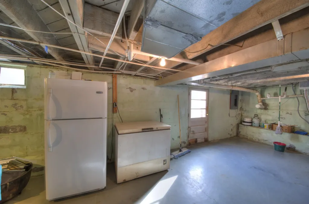 7011 South East Side Highway Elkton VA 22827