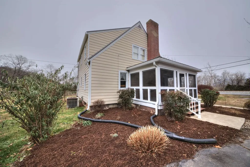 7011 South East Side Highway Elkton VA 22827